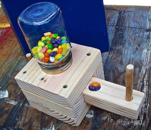 DYI Candy Dispenser Kid Friendly Wood Project kidswoodcrafts In 2020 